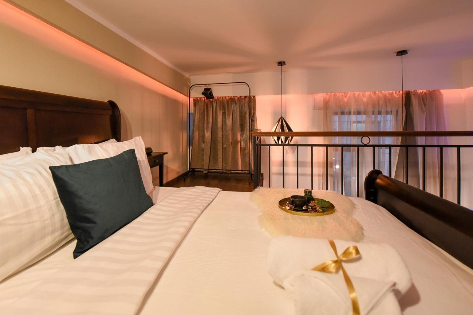 Central Comfort - Duplex-Style Studios On Regina Elisabeta Bucharest Room photo
